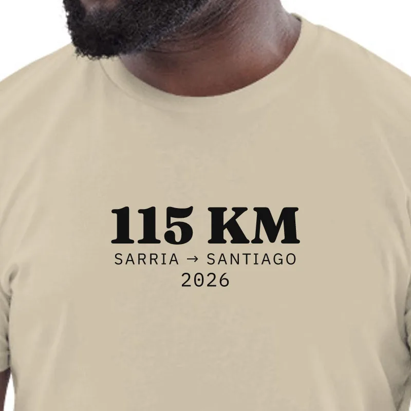 Home amb samarreta color sorra, enquadrament al segell: 115 km · SARRIA → SANTIAGO